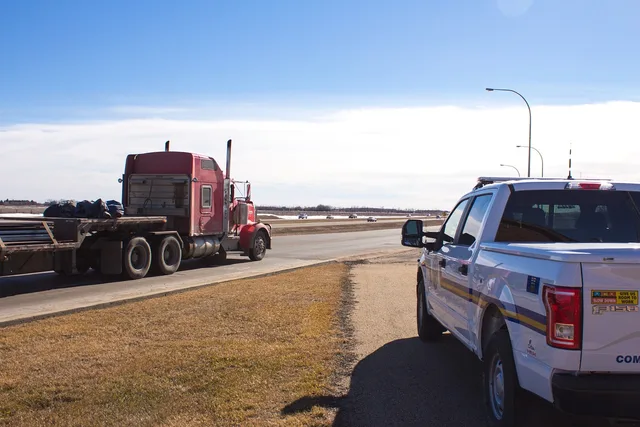 police, truck, semi, semi-truck, drive, vehicle, transport, safety, traffic, truck, truck, truck, truck, truck, semi, semi. Hiring tow operators and dispatchers: roles, paid trials and first quarter reviews for towing company owners