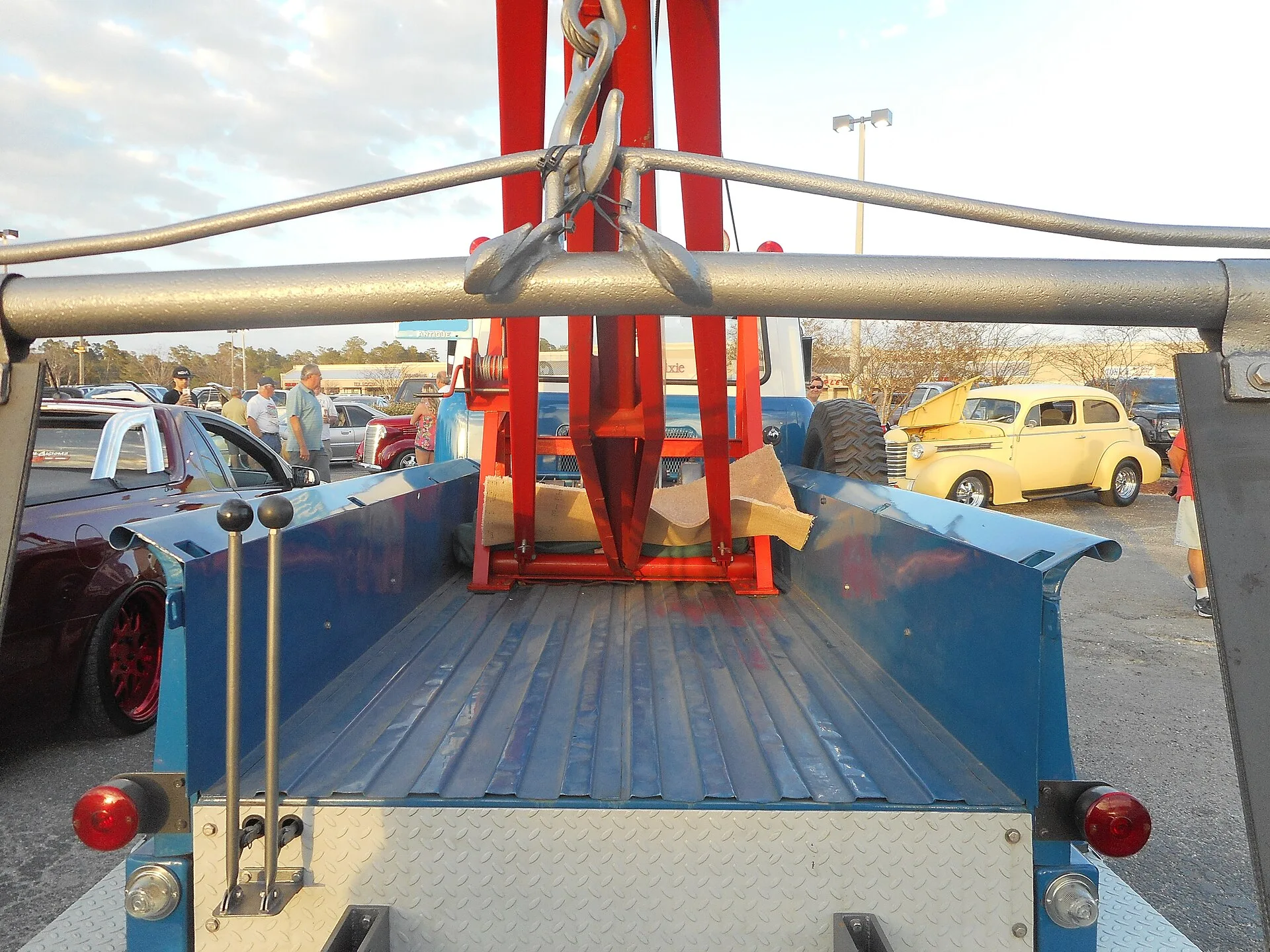 More shots of a restored 1959 Jeep FC-170 tow truck at the Spring Hill Car Show in Weeki Wachee, Florida on March 10, 2016. Though I call this image the back of the boom, it's actually the back of the whole bed. You can see part of the boom, the levers for the boom on the end of the bed, as well as. 5 honest notes on towing company discovery call