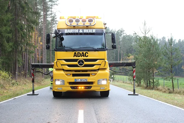 adac, towing, towing service, accident, towing, towing, towing, towing, towing, towing service, towing service. Tow truck accident documentation: records to keep