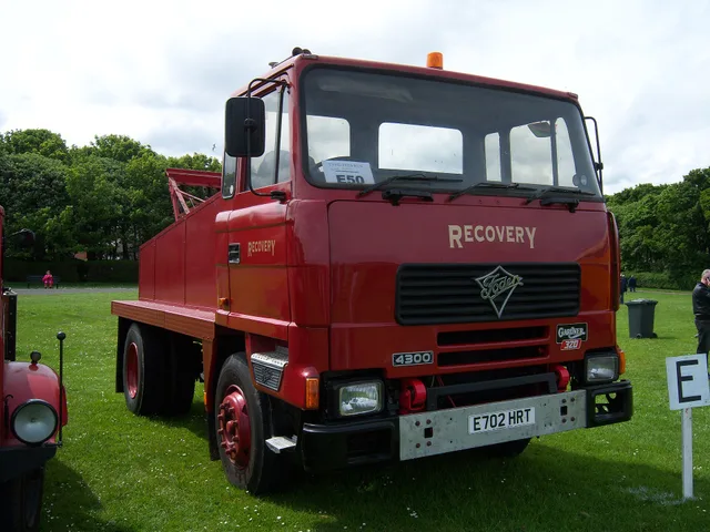 A 1988 Foden S104 (reg. E702 HRT) recovery truck, pictured at the end of the 2012 HCVS Tyne-Tees Run . It was originally a Foden demonstrator, and spent much of its life as a tractor unit, then a yard shunter, before being converted to a ballast tractor/recovery unit. How towing company expansion works: trucks, yards, impound and staffing